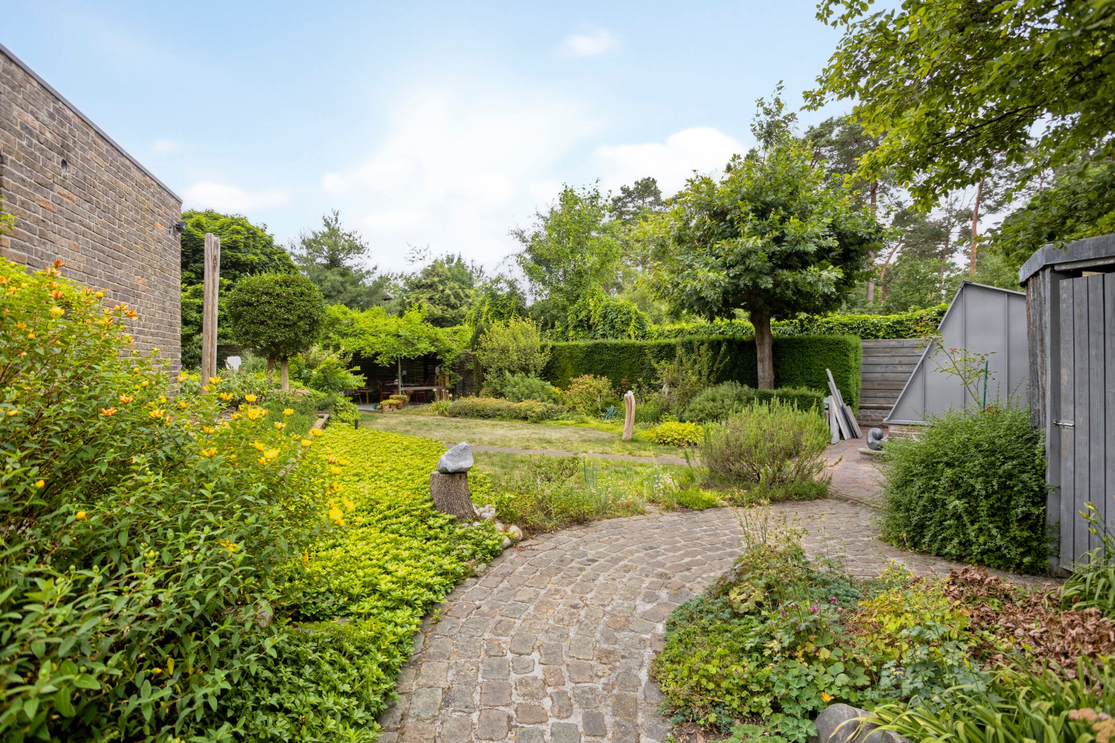Uitzonderlijke gelijkvloerse villa met 4 slpk. in de groene Europawijk – Mol 