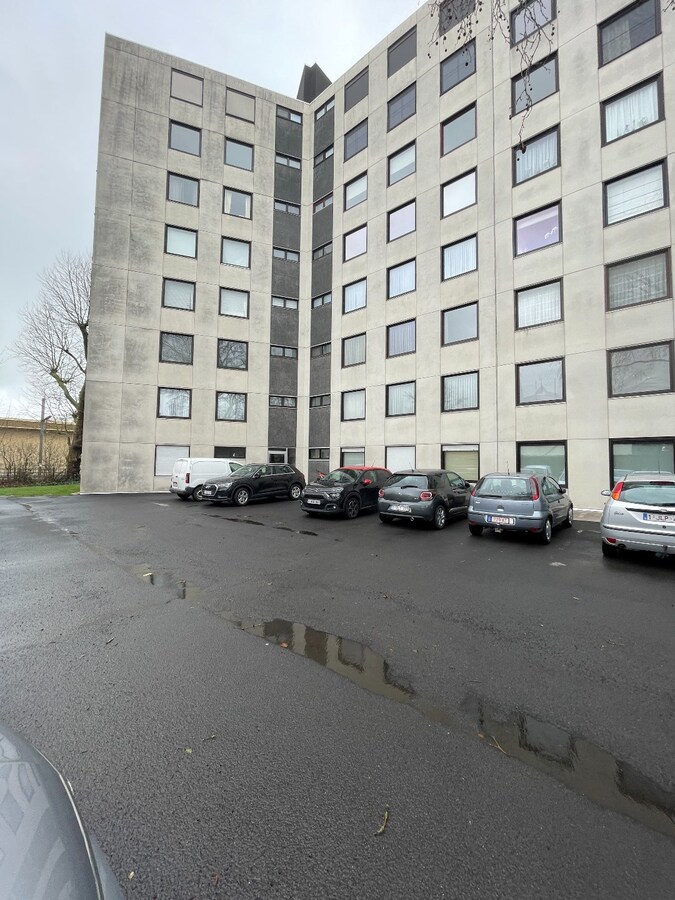 Appartement met 2 slaapkamers en autostaanplaats te Roeselare 