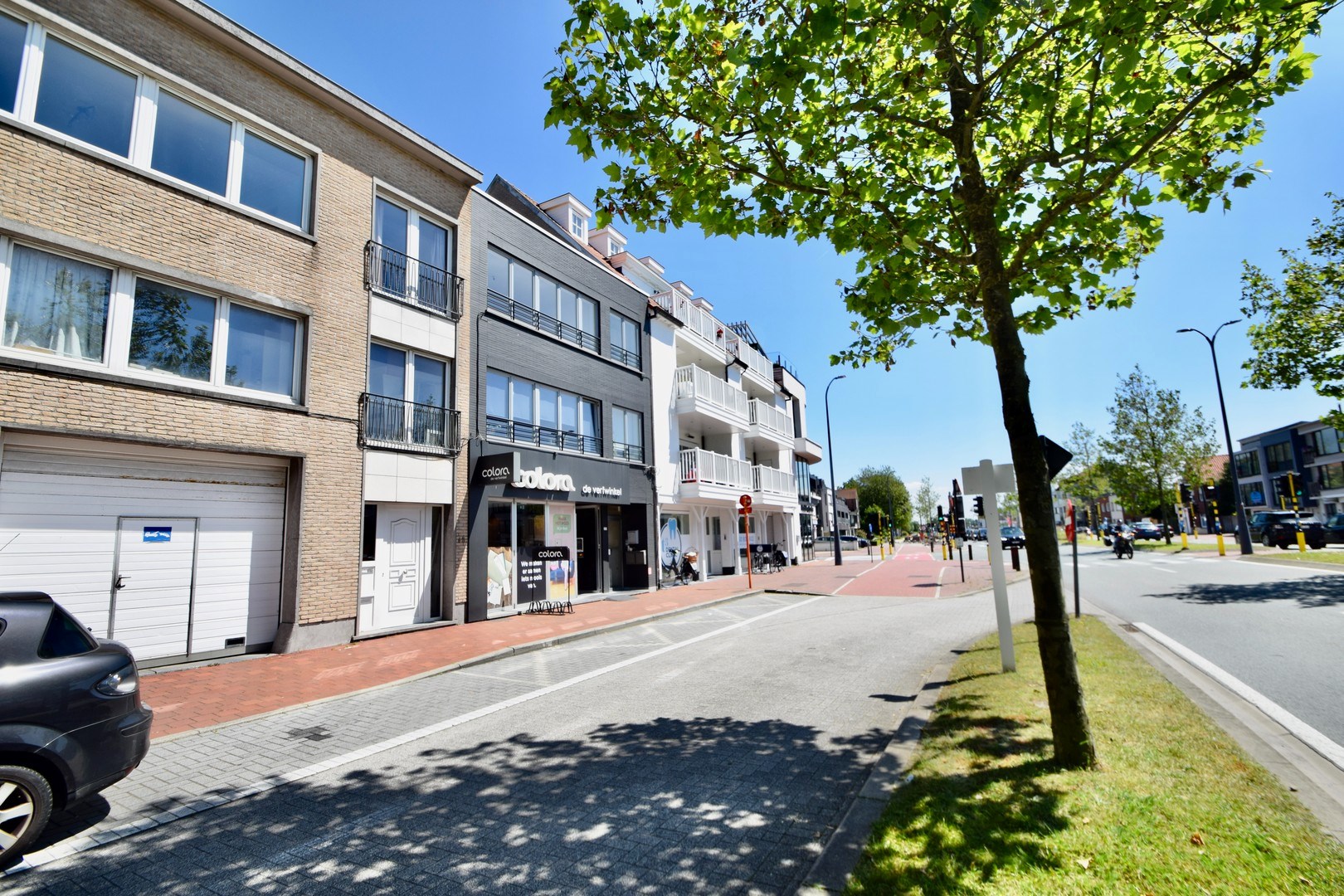 Te renoveren appartement genietend van open zichten, vlakbij het centrum van Knokke. 