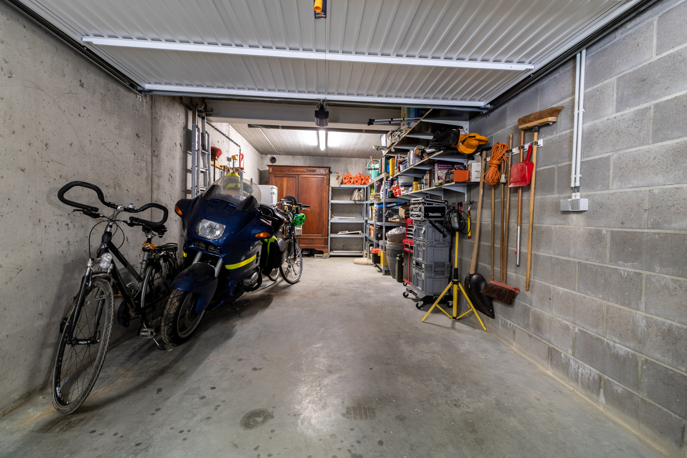 RECENTE WONING MET 2 SLAAPKAMERS EN GARAGE TE WETTEREN 