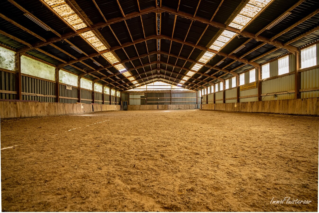 Equestrian property with house to be renovated at ca. 90a in Wonck (Bitsingen). 