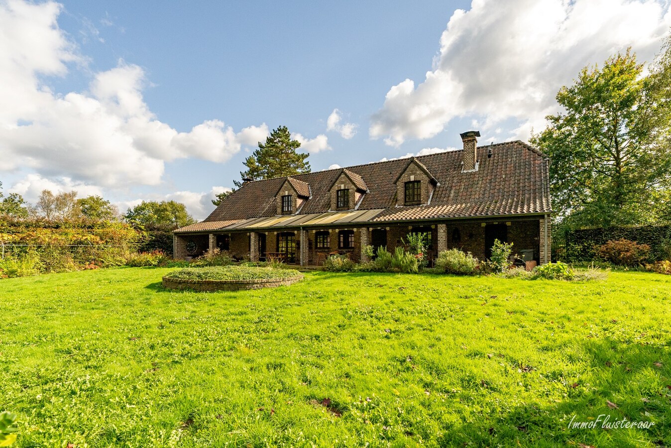 Rustig gelegen landhuis op 9.088 m2 te Balen 