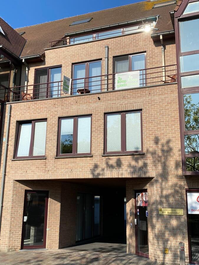 APPARTEMENT MET 1 SLAAPKAMER EN GARAGE IN HET CENTRUM VAN KOEKELARE 