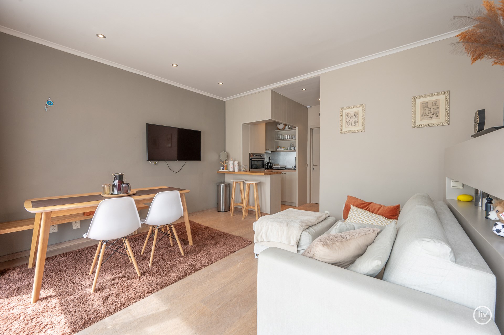 Licht en instapklaar appartement gelegen in het centrum van Knokke. 