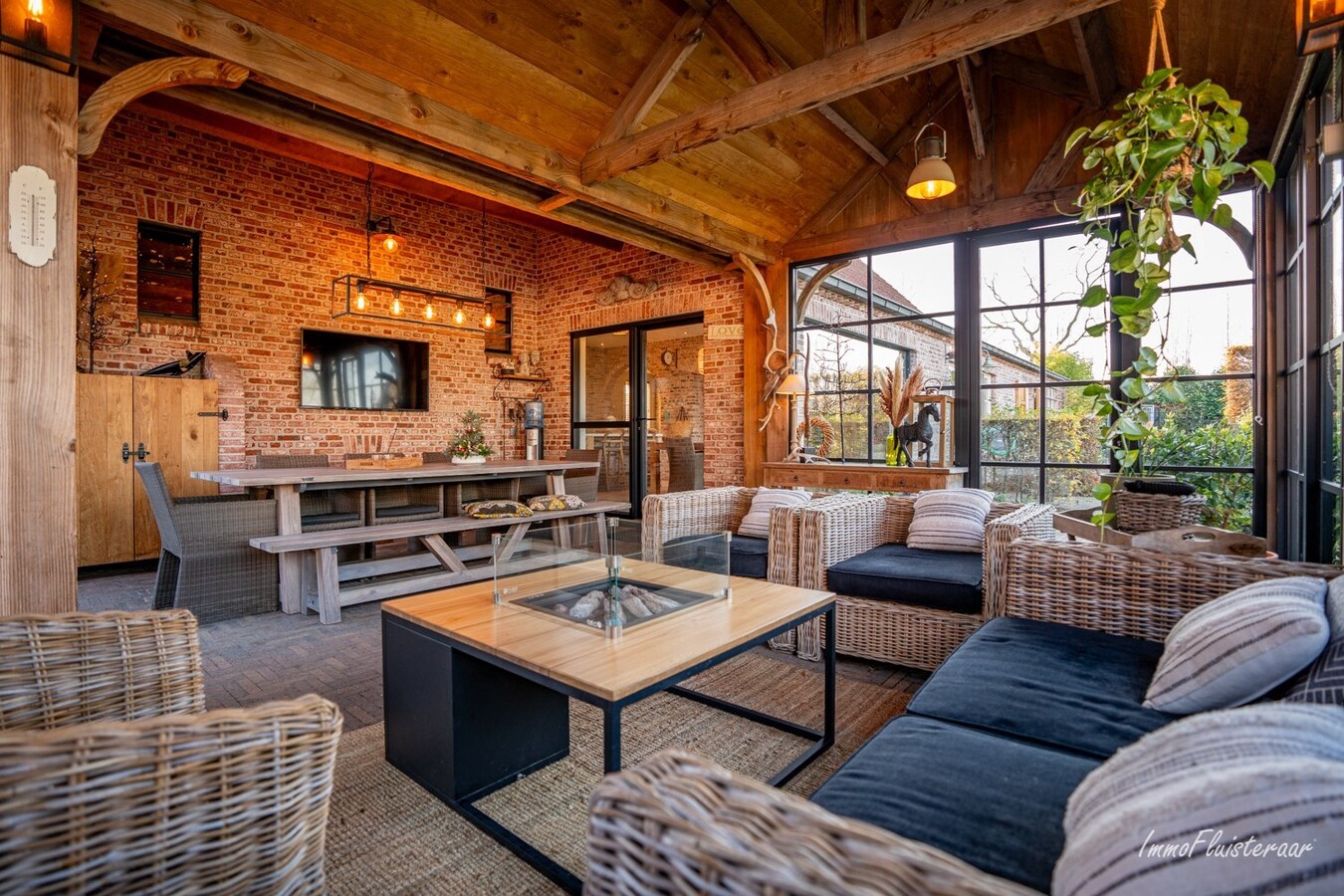 Exclusieve villa met paardenaccommodatie op ca. 1,3 ha te Sint-Katelijne-Waver 