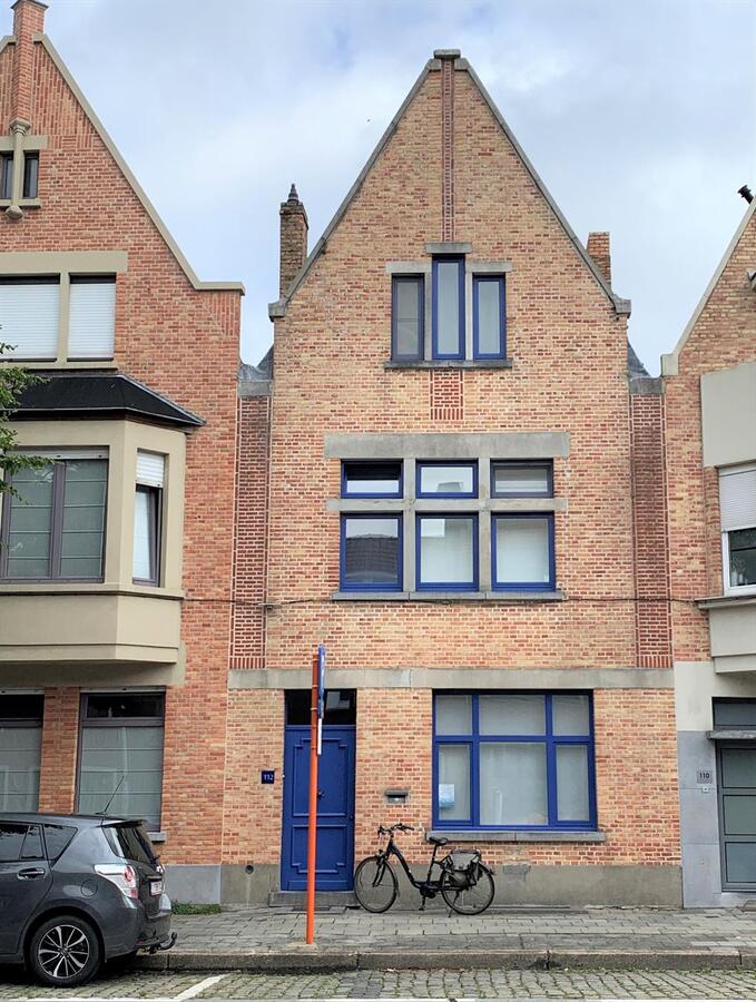 Kwalitatief gerenoveerde, ruime 4-slpk-woning met toffe stadstuin op Christus-Koning 
