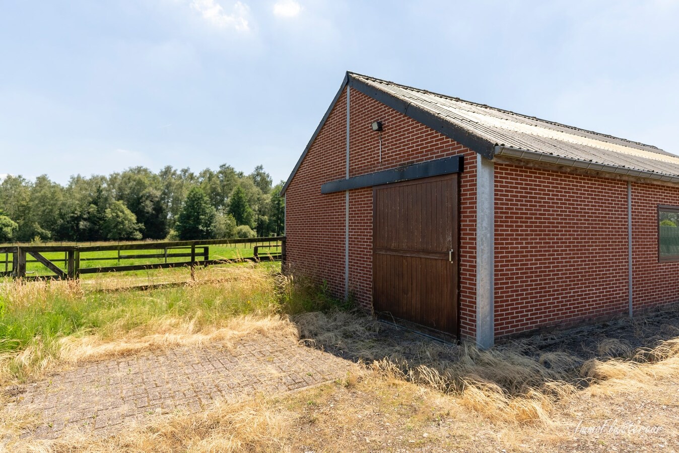 Charmante maison avec des &#233;curies pour chevaux sur environ .. are &#224; Peer. 