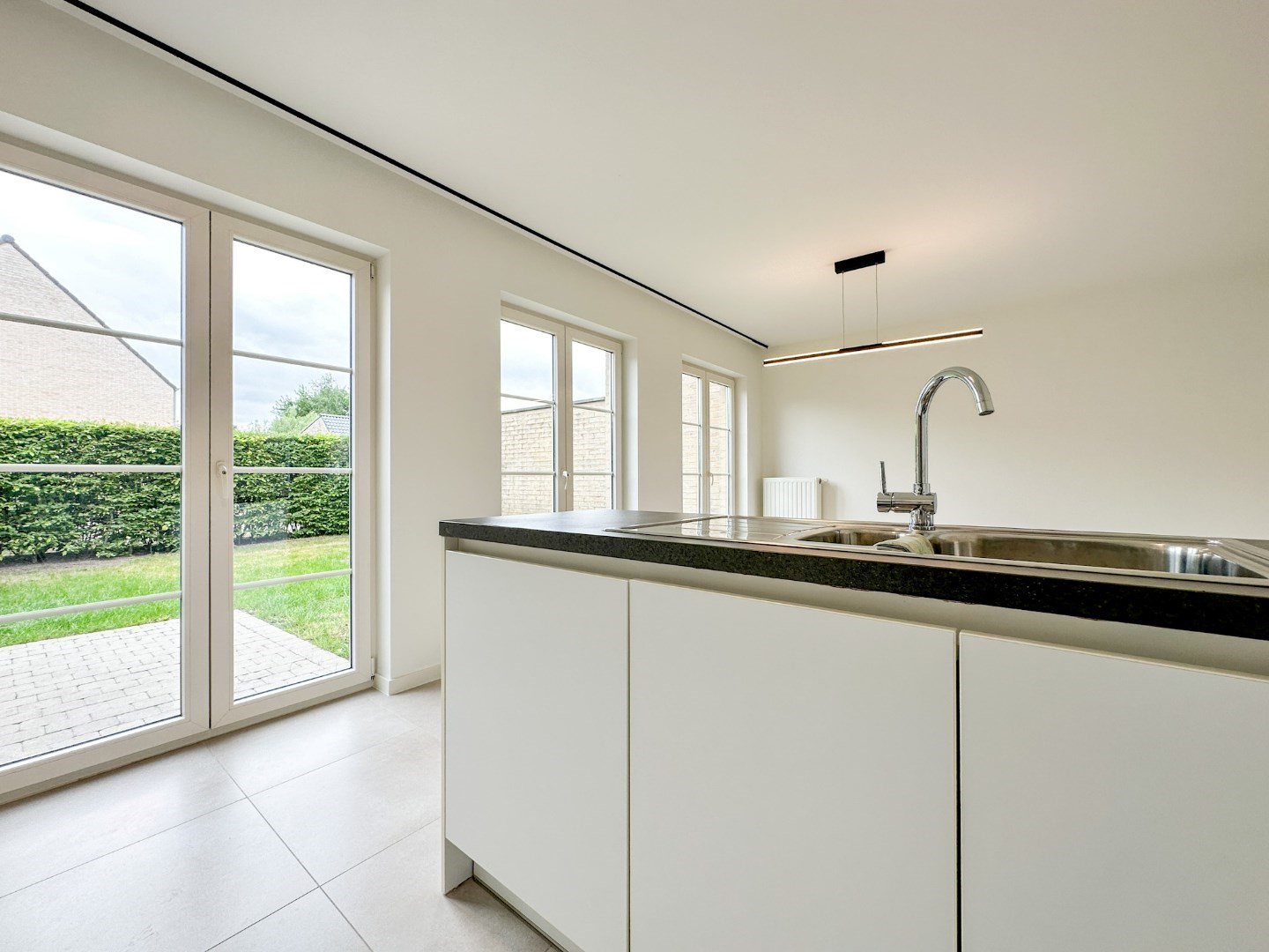 Instapklare woning met 3 slpk, tuin, autostaanplaats, rustige gelegen te Lichtervelde 