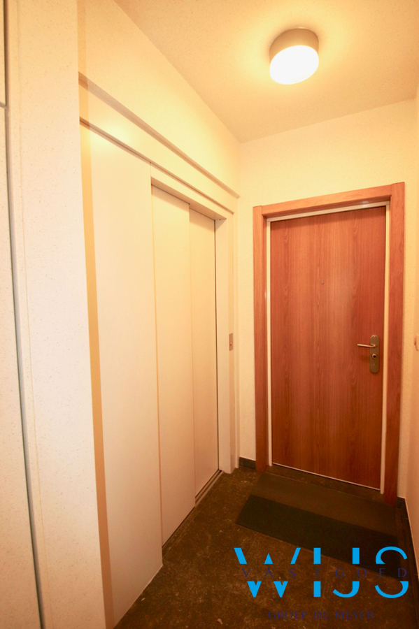 Instapklaar &#233;&#233;nslaapkamer appartement MET staanplaats te Evergem/Rieme ! 