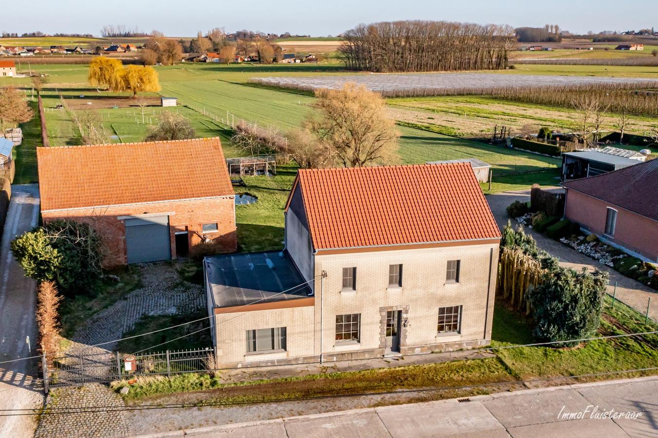 Deels gerenoveerde woning met stalgebouw en weiland op ca. 1,8ha te Kortenaken (Vlaams-Brabant) 