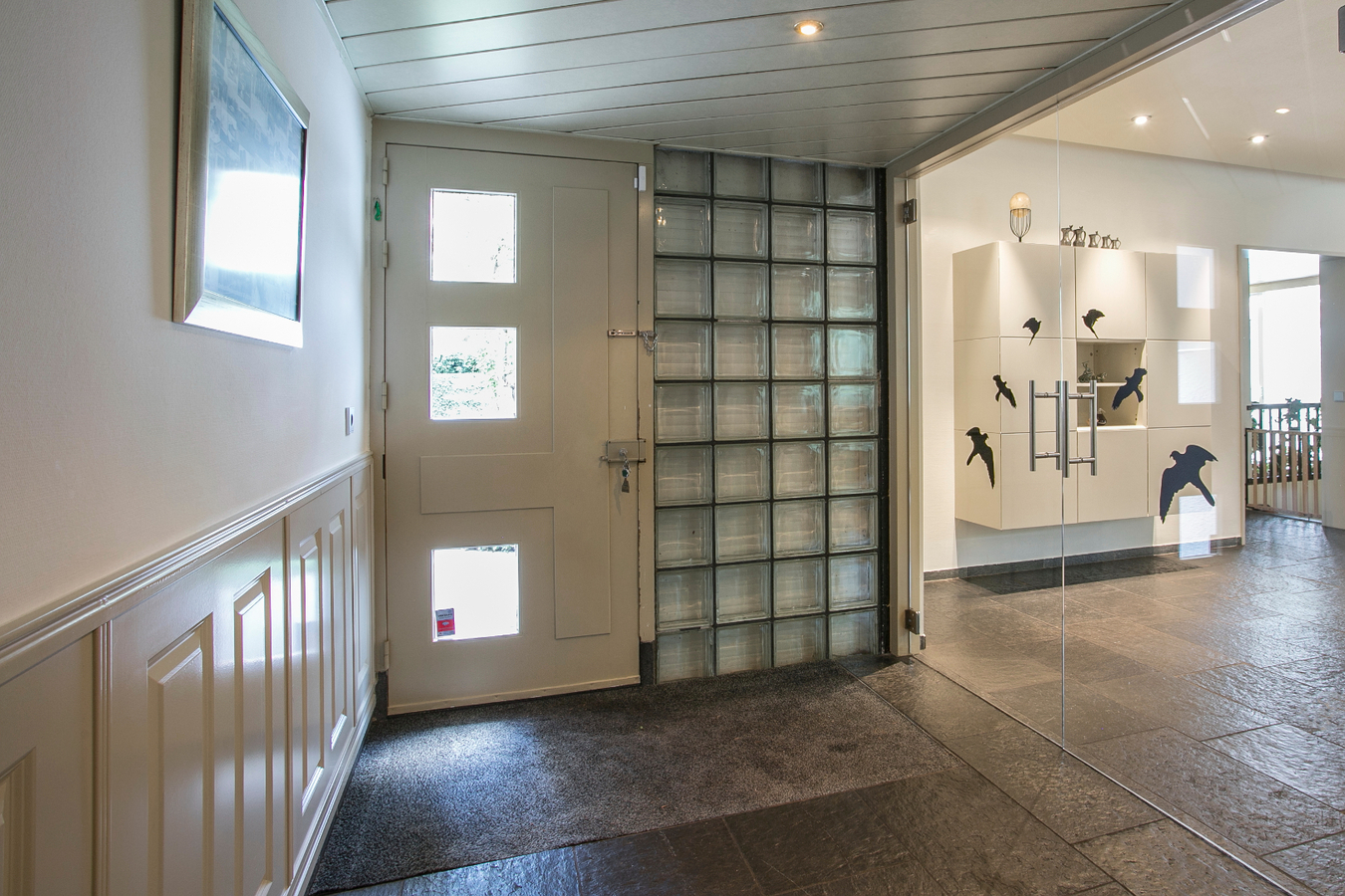 ‘Altijd al een combinatie van rust, ruimte, inpandig zwembad, riante kavel, grote woning gezocht? Dan is dit object zeker de moeite waard.’ 