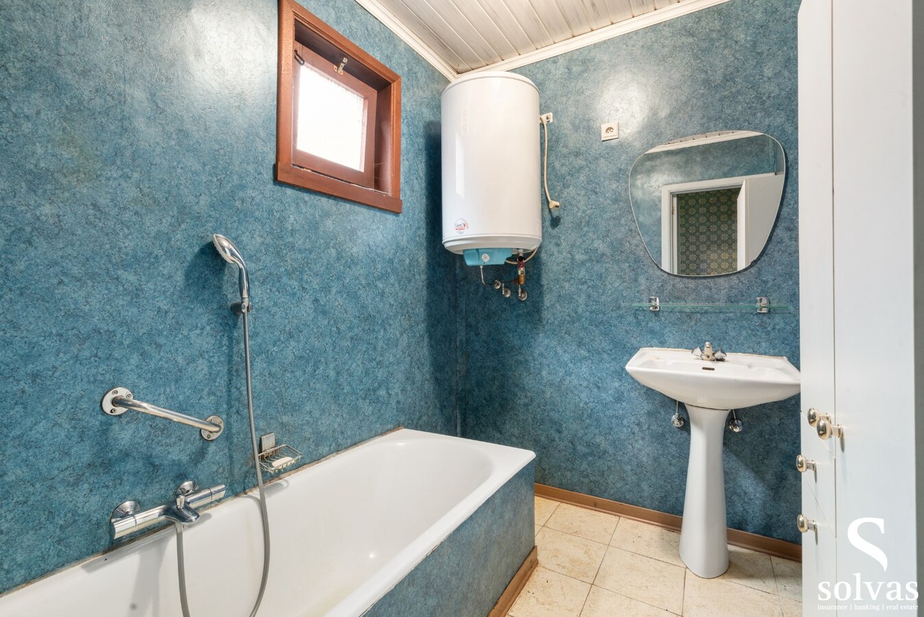Te renoveren woning op perceel van 1270m&#178; 