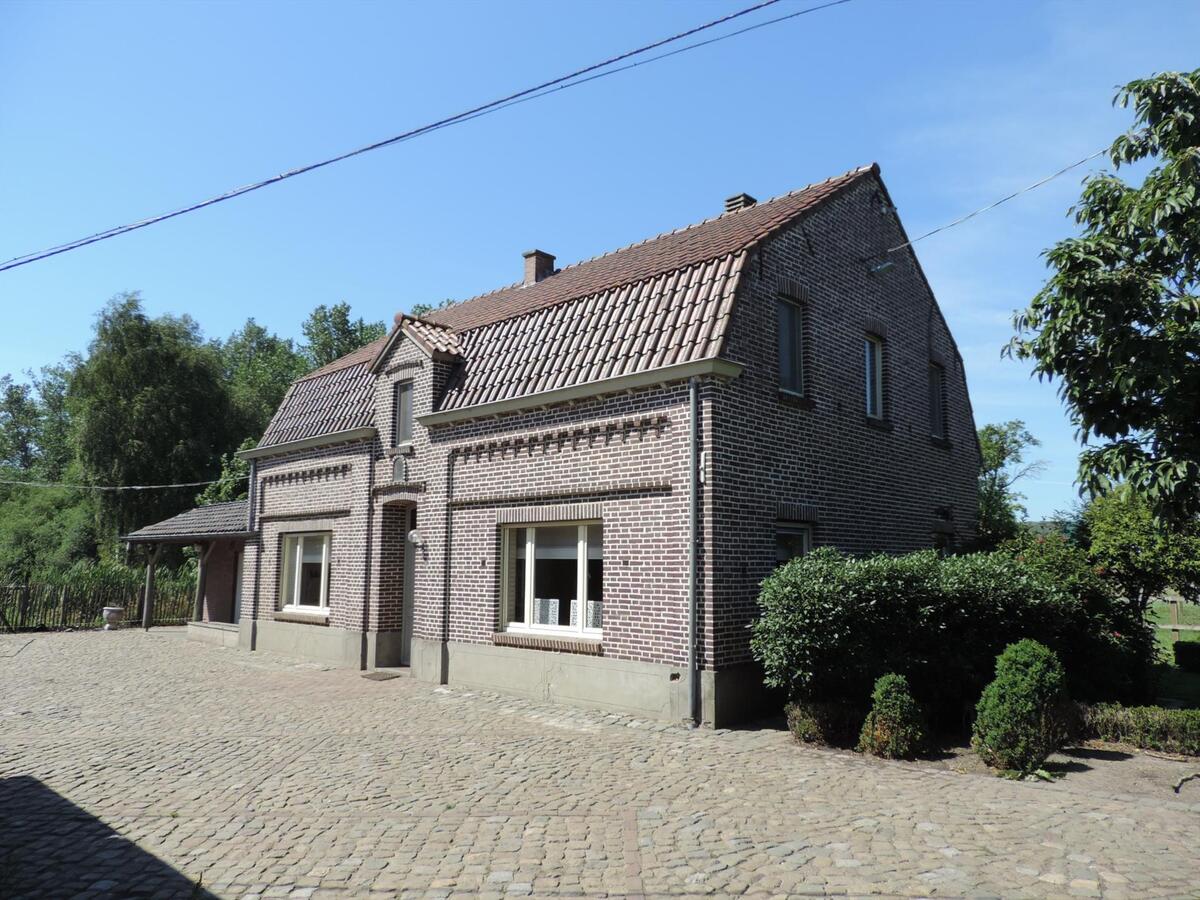 Charming farmhouse with old watermill, horse stables, indoor and outdoor arena on approximately 6,7 ha in Bocholt 