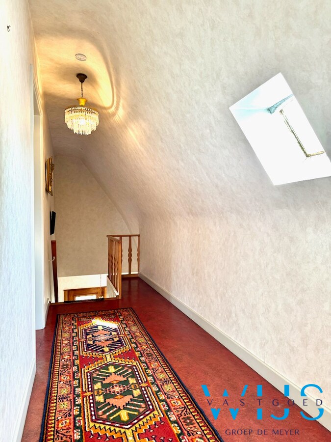 Woonhuis op een perceel van 3.848 m&#178; te Sleidinge ! 