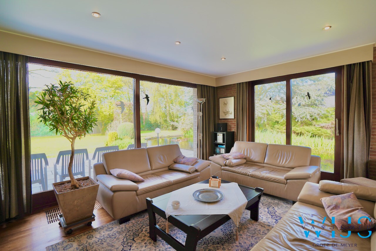 Schitterend woonhuis op een fantastisch perceel van 2859 m&#178; te Drongen ! 