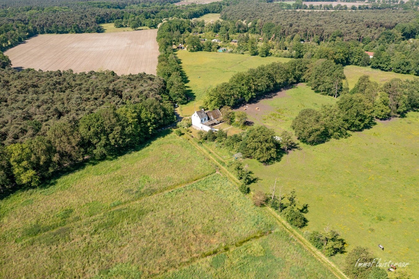 Hoeve op een uitzonderlijke locatie op ca. 5ha te Ham 