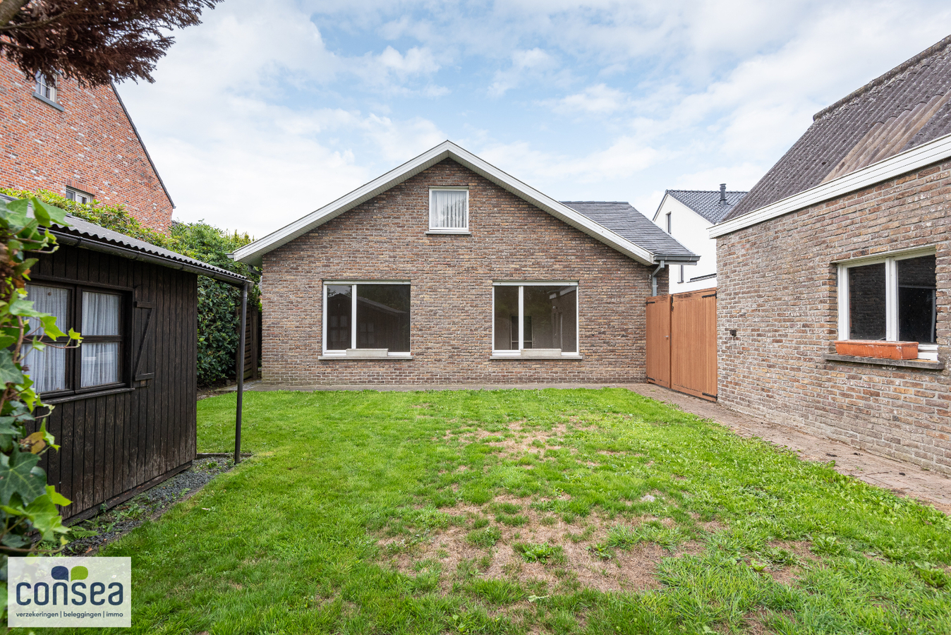 Te renoveren bungalow woning op ca. 1200 m&#178; 