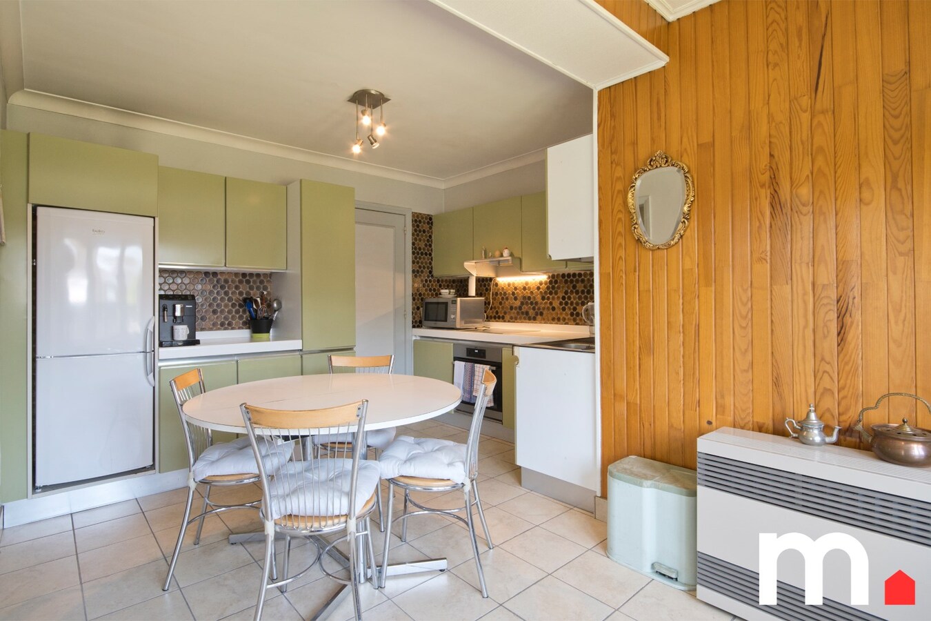 Halfopen kloeke woning met 3 slaapkamers en zonnige tuin in Heule. ! 