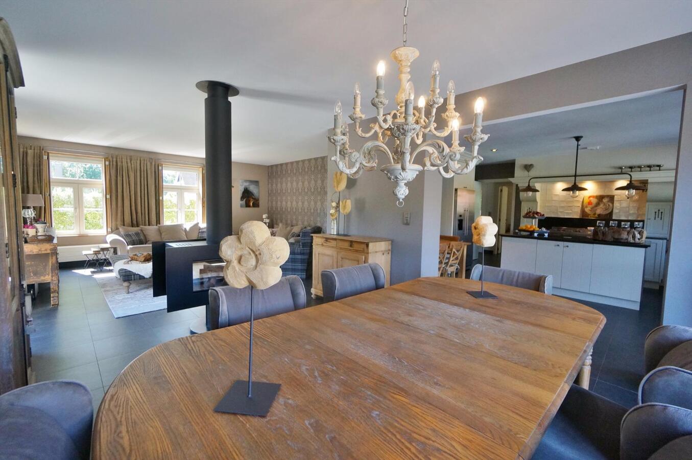 Luxueuze villa met hippische accommodatie op ca. 7643m2  te Vlimmeren 