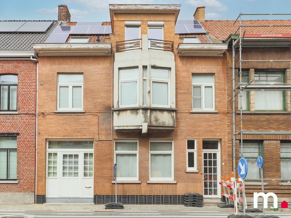 Prachtige herenwoning met 5 slaapkamers, tuin en uitweg! 