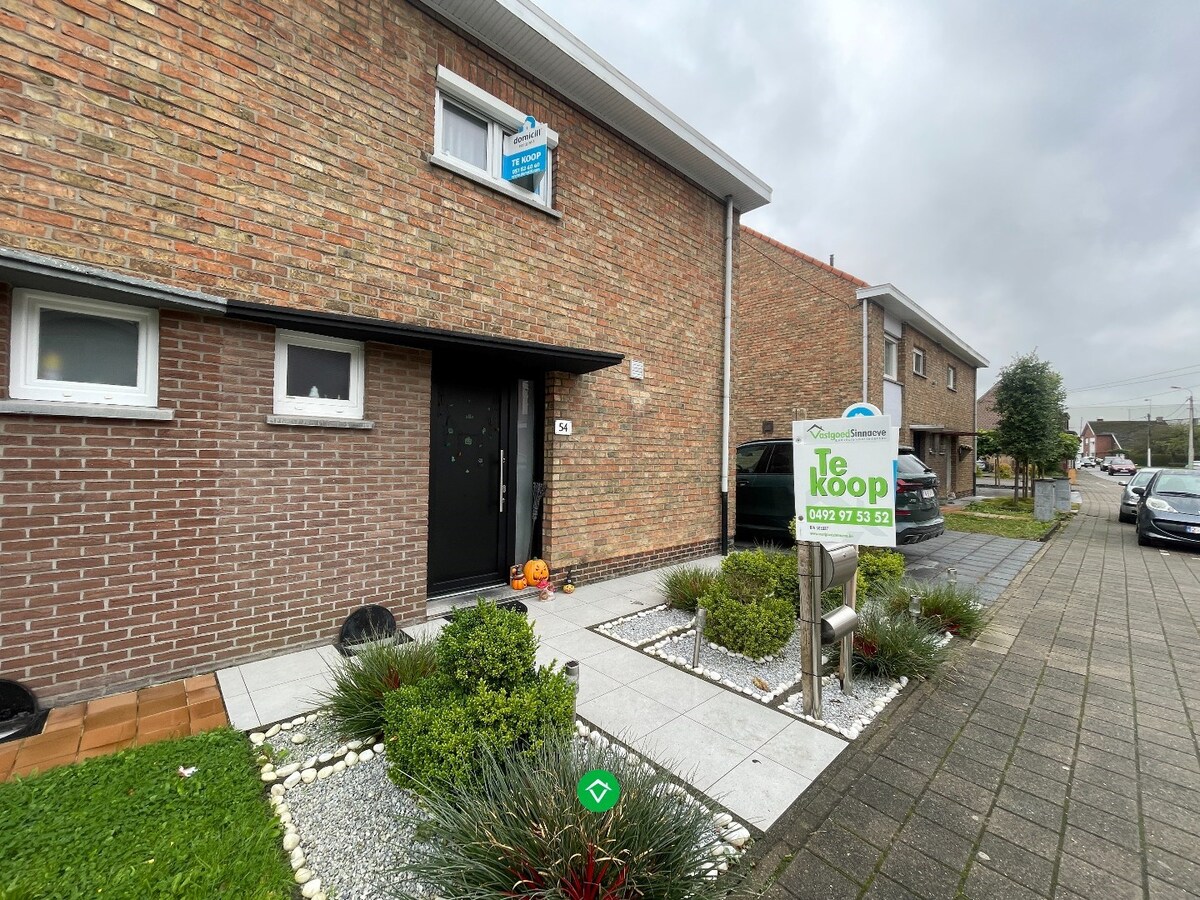 Ruime half-open bebouwing met 4 slaapkamers te Roeselare 