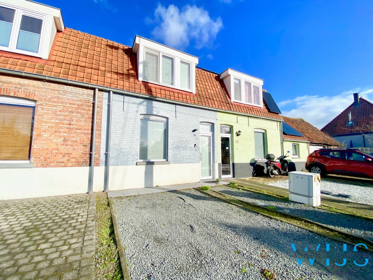 Instapklaar woonhuis met 1 slaapkamer en tuin te Kluizen ! 