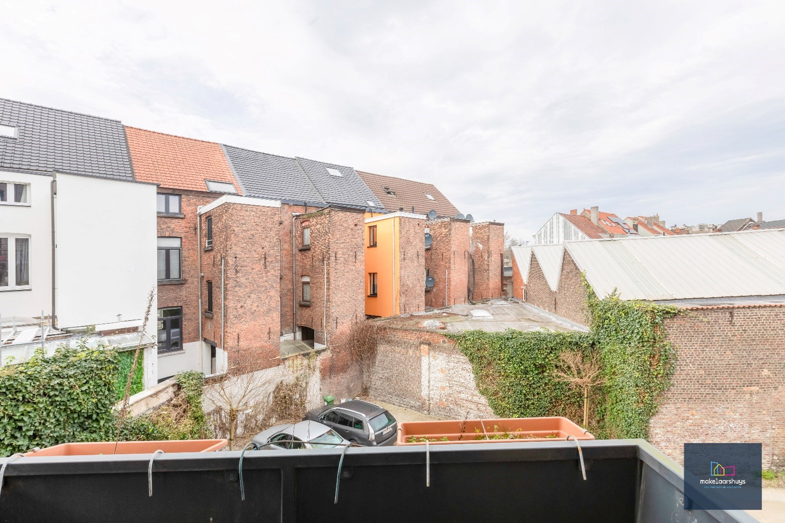 Zeer verzorgd 1-slaapkamerappartement met balkon en staanplaats 