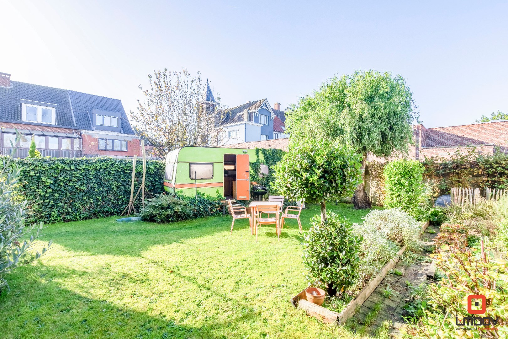 Charmante woning met leuke tuin en groot magazijn! 