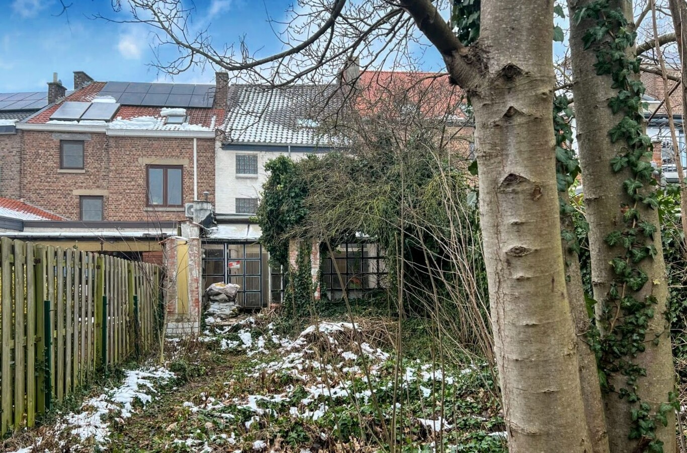 Herenhuis met handelsruimte en appartement in centrum Tongeren 