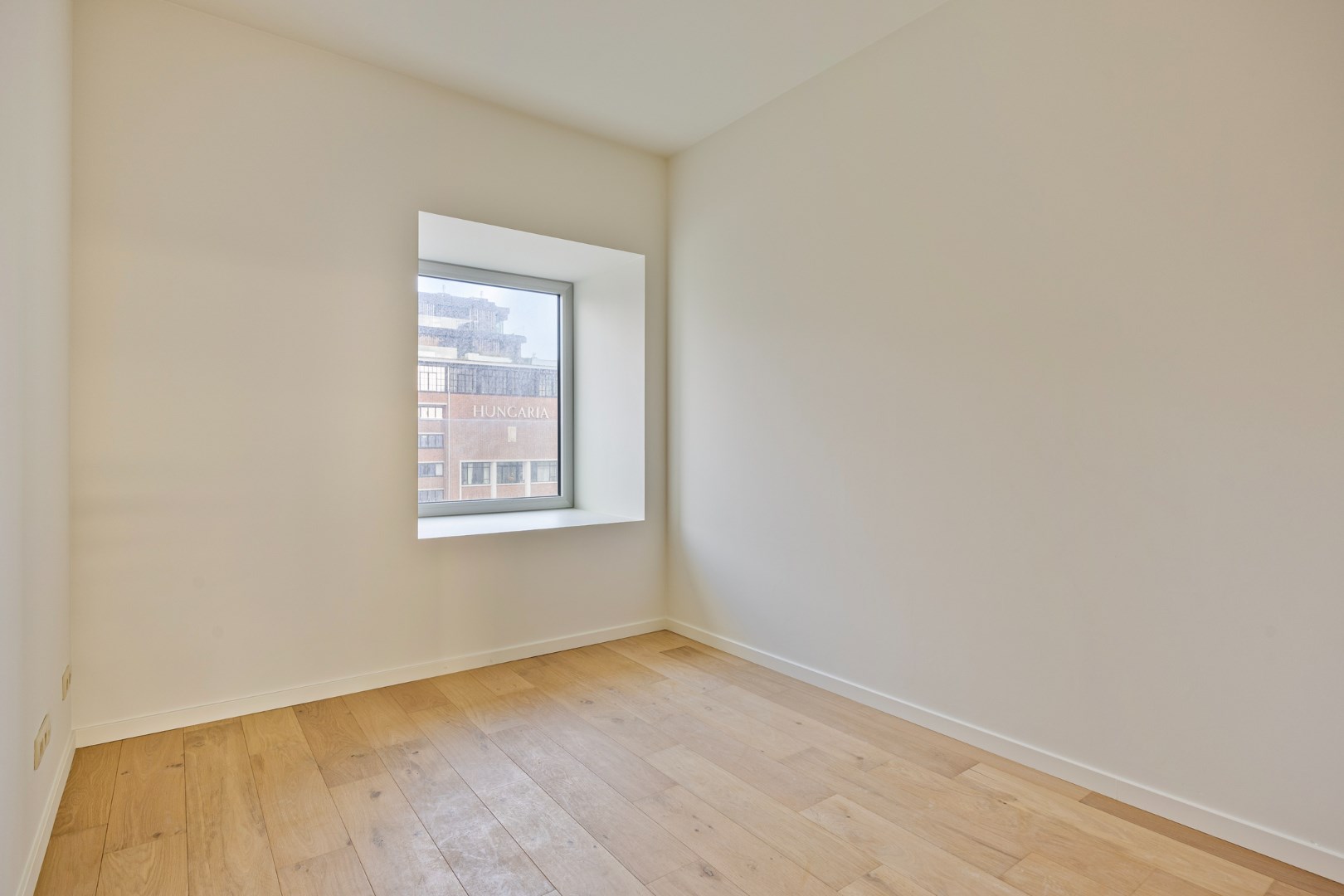 Nieuwbouwappartement met 2 slaapkamers, ruim terras en autostaanplaats - EPC  A - bewoonbare opp. 99 m&#178; 