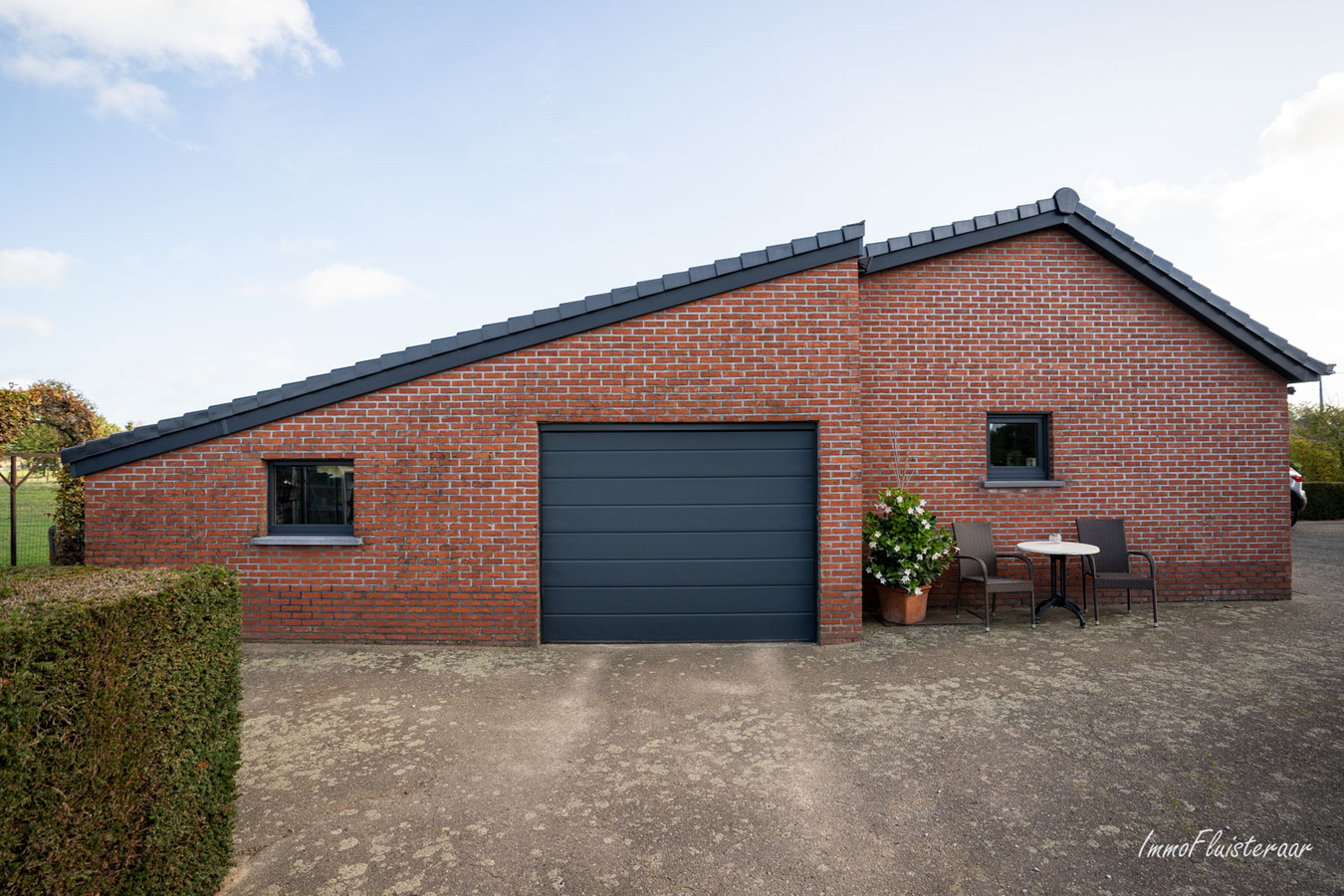 Charmante woning met stal en weide op ca. 1,5 ha gelegen te Peer. 