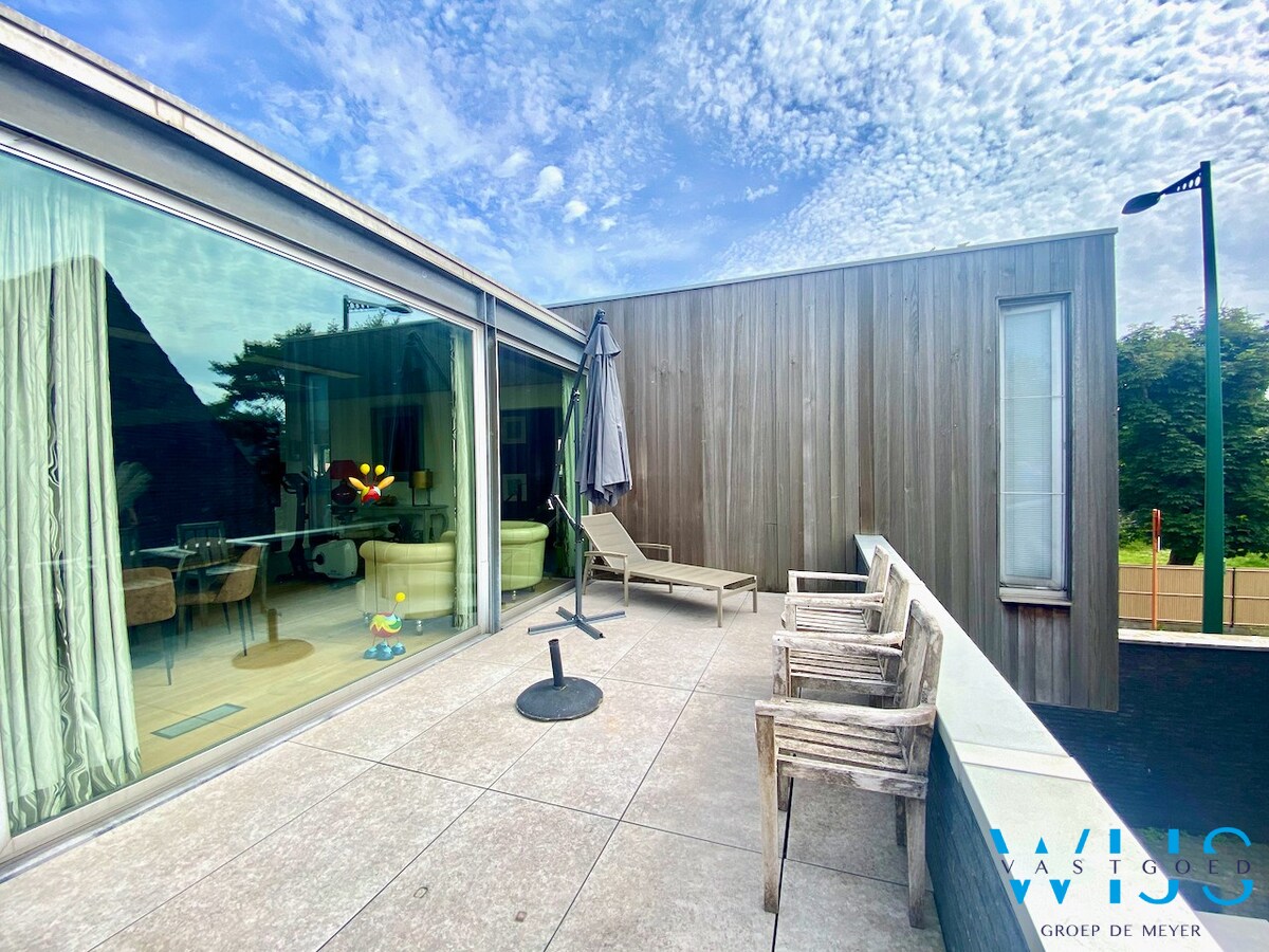 Unieke architectenwoning met leuke tuin te centrum ERTVELDE! 