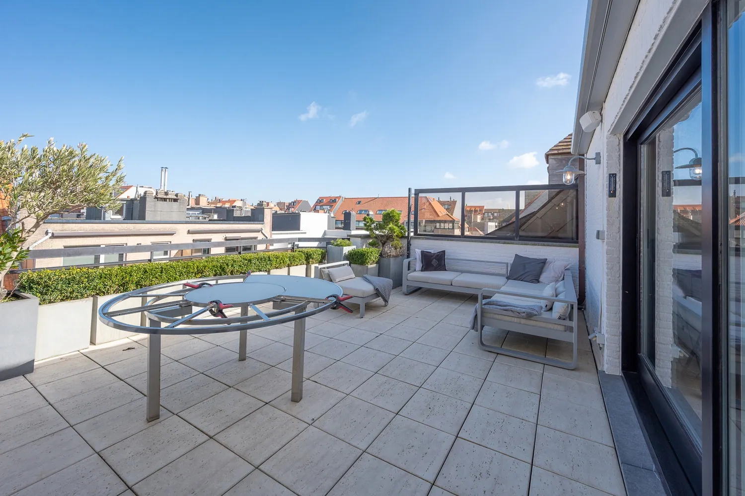 Prachtig, gerenoveerd penthouse op een topligging in de Blancgarinstraat te Knokke.