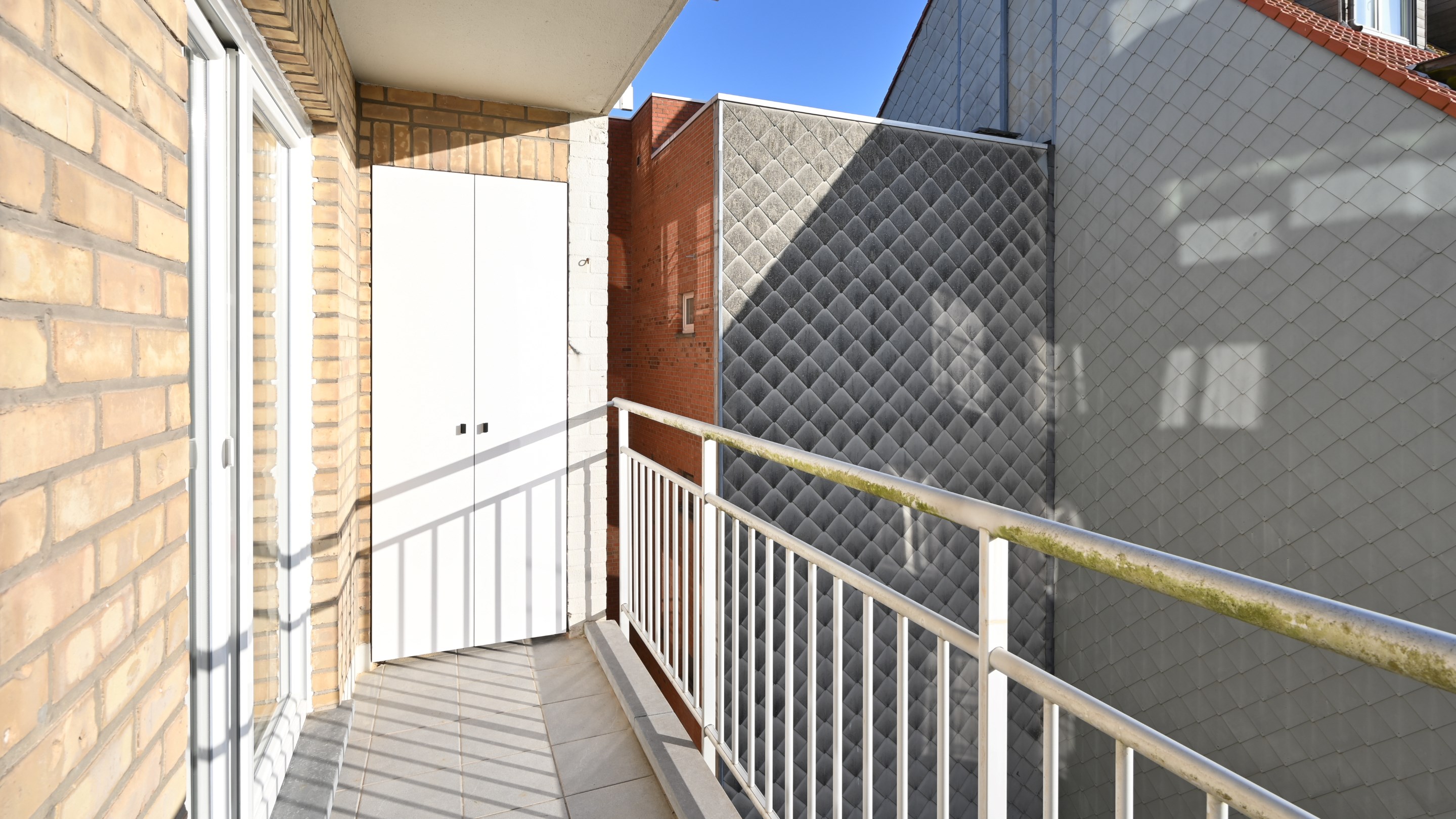 Appartement pr&#234;t &#224; emm&#233;nager avec une belle vue sur la mer situ&#233; sur la digue du Rubensplein. 