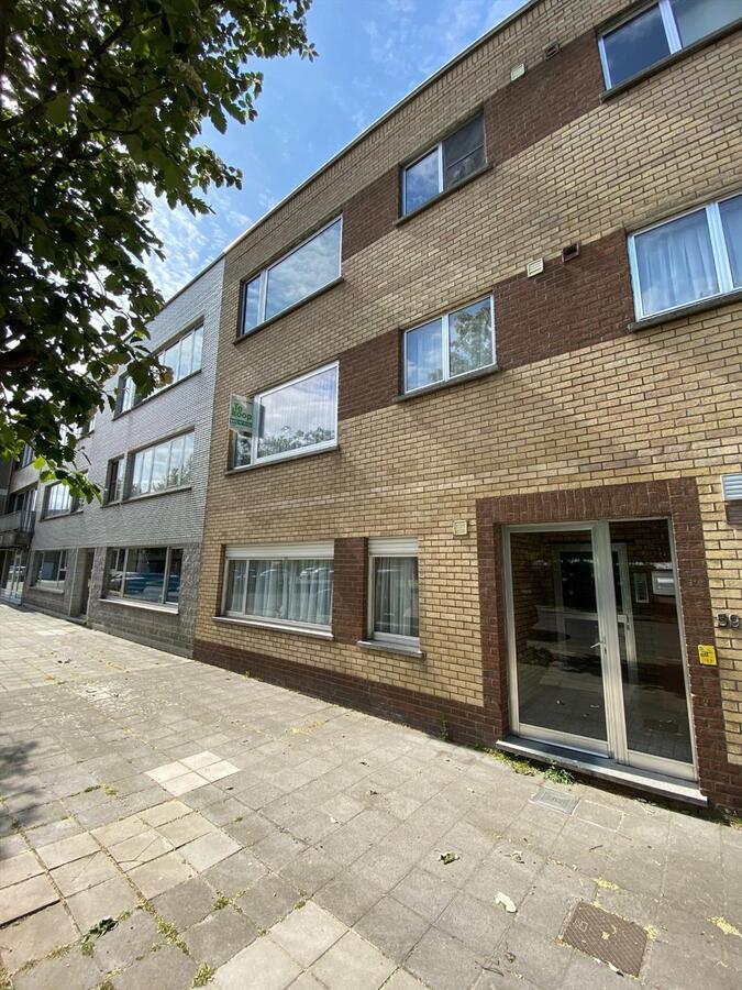 Appartement met 2 slaapkamers en garage te Bredene 