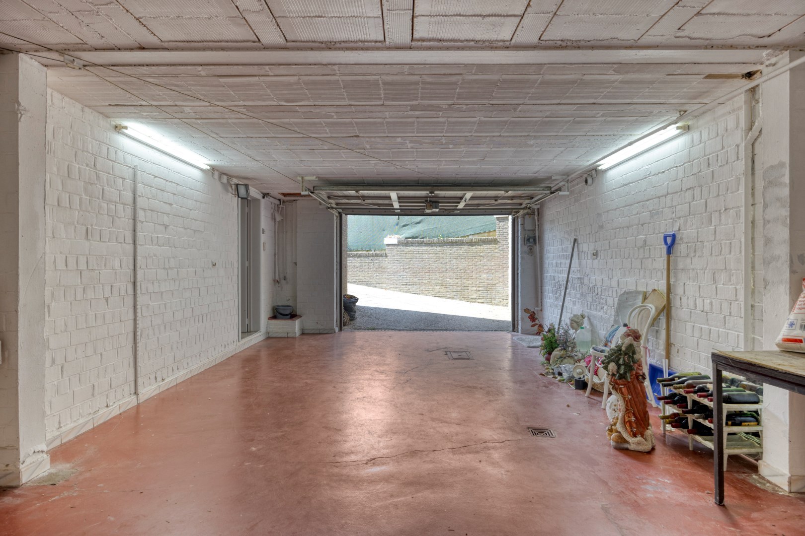 BUNGALOW – 2/4 kamers, garage &amp; kelders – 1650 BEERSEL 