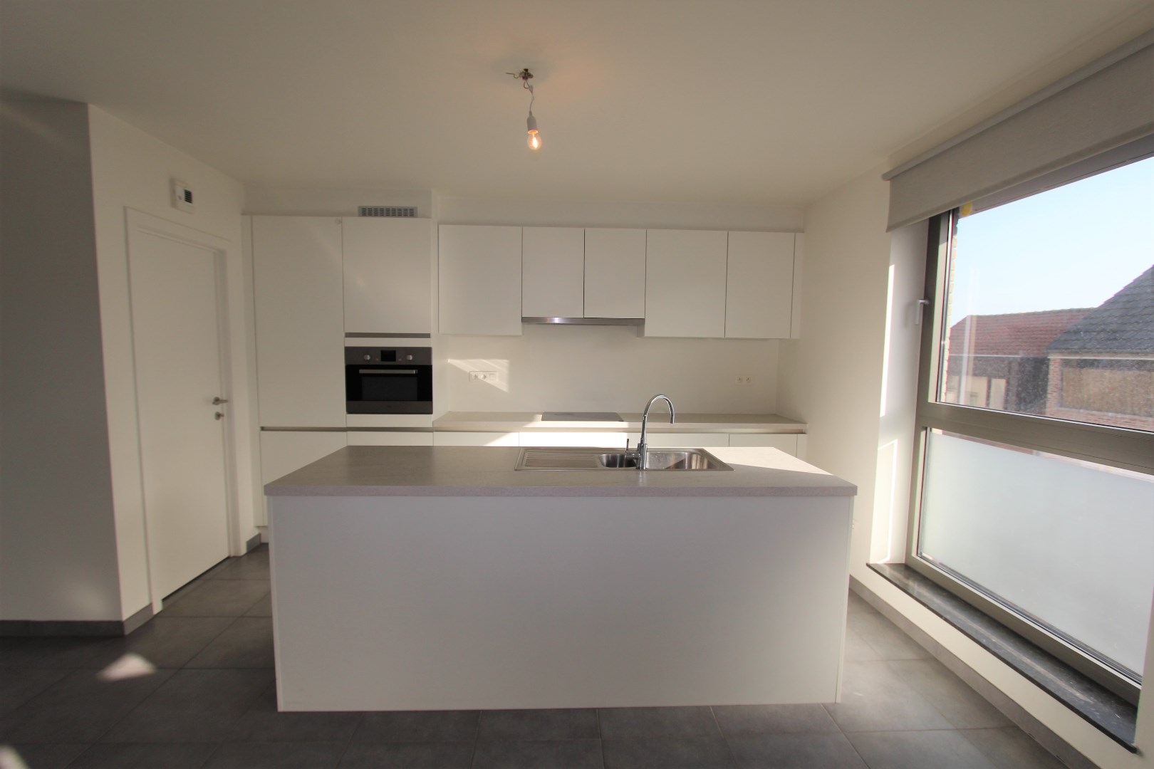 MODERN APPARTEMENT MET 2 TERRASSEN EN GARAGE 
