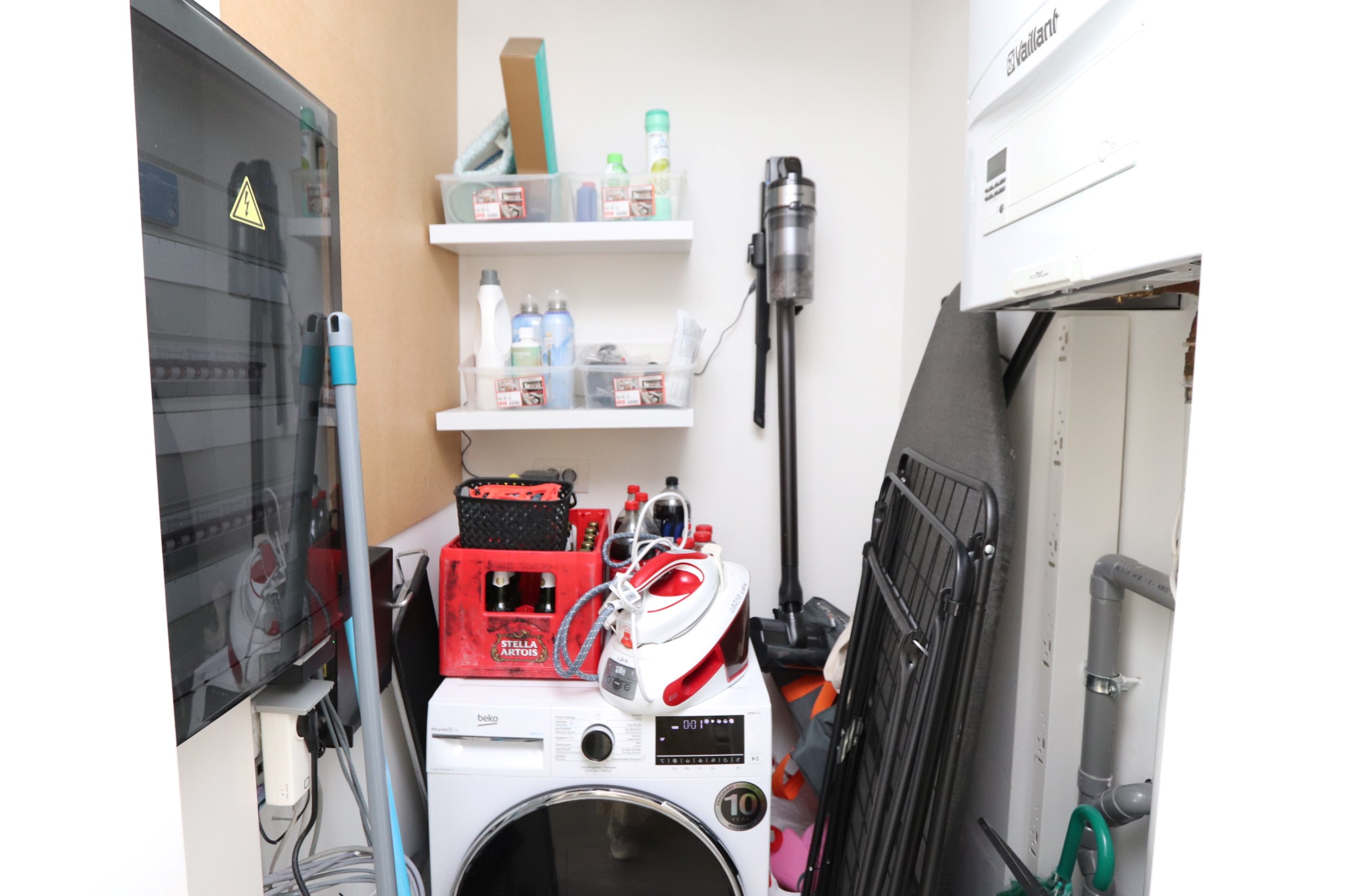 INSTAPKLAAR APPARTEMENT MET 2 SLAAPKAMER EN GARAGE 