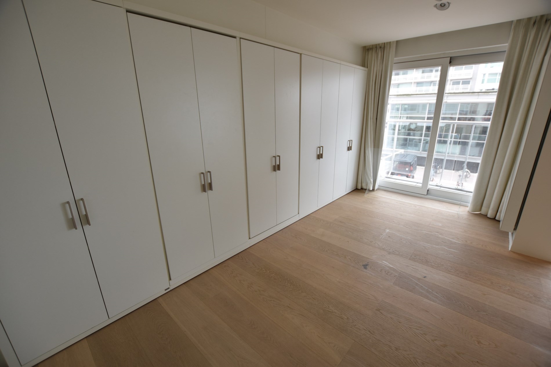 Non meubl&#233; - Appartement unique avec vue lat&#233;rale sur la mer, situ&#233; au centre de la place de la Tour de Lumi&#232;re. 