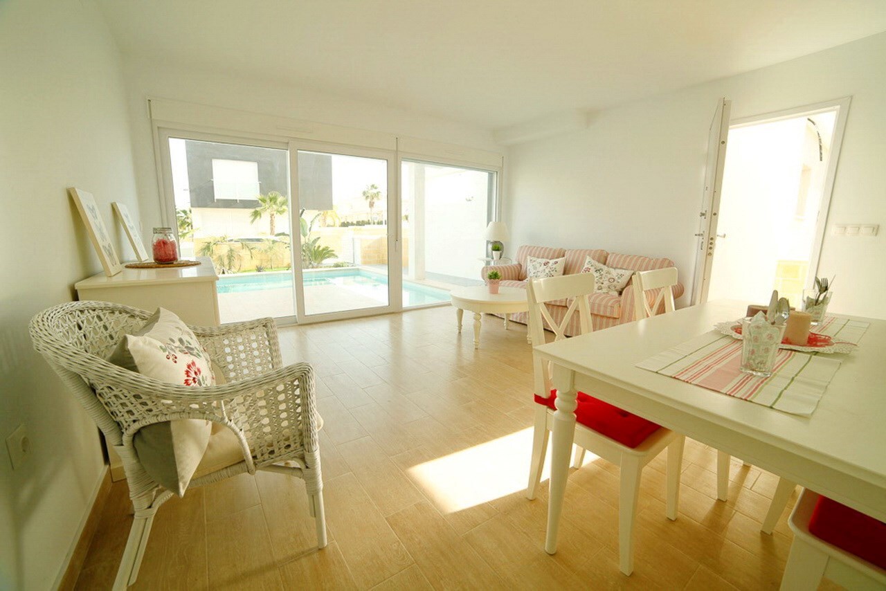 Mooie bungalows in aanbouw met priv&#233; zwembad in Gran Alacant (Alicante) 
