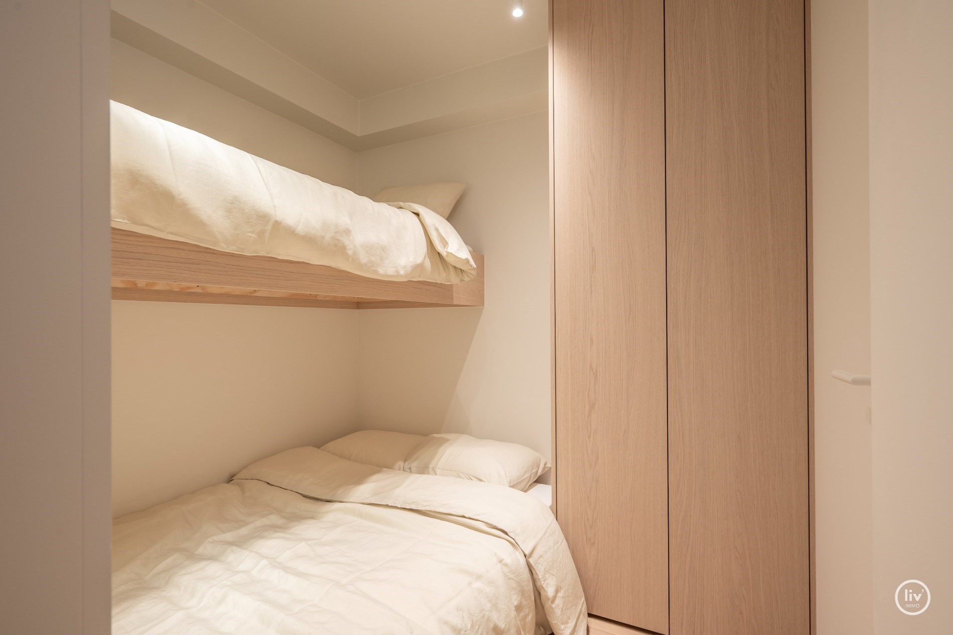 OPENDEURDAG Zaterdag 05/07 - tussen 10u-12u (Elizabetlaan 102): Prachtig gerenoveerd 3 slaapkamerappartement met aangenaam zonneterras gelegen vlakbij de Lippenslaan te Knokke. 