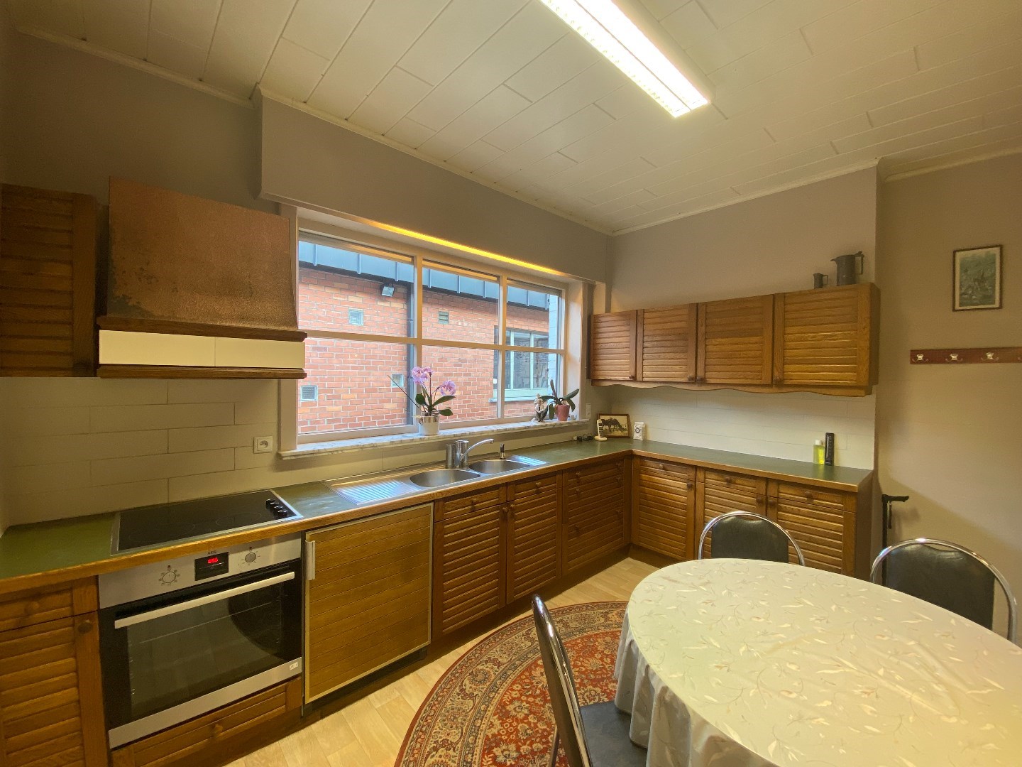 Multifunctionele te renoveren hoekwoning met magazijn en garage op 509 m&#178;! 