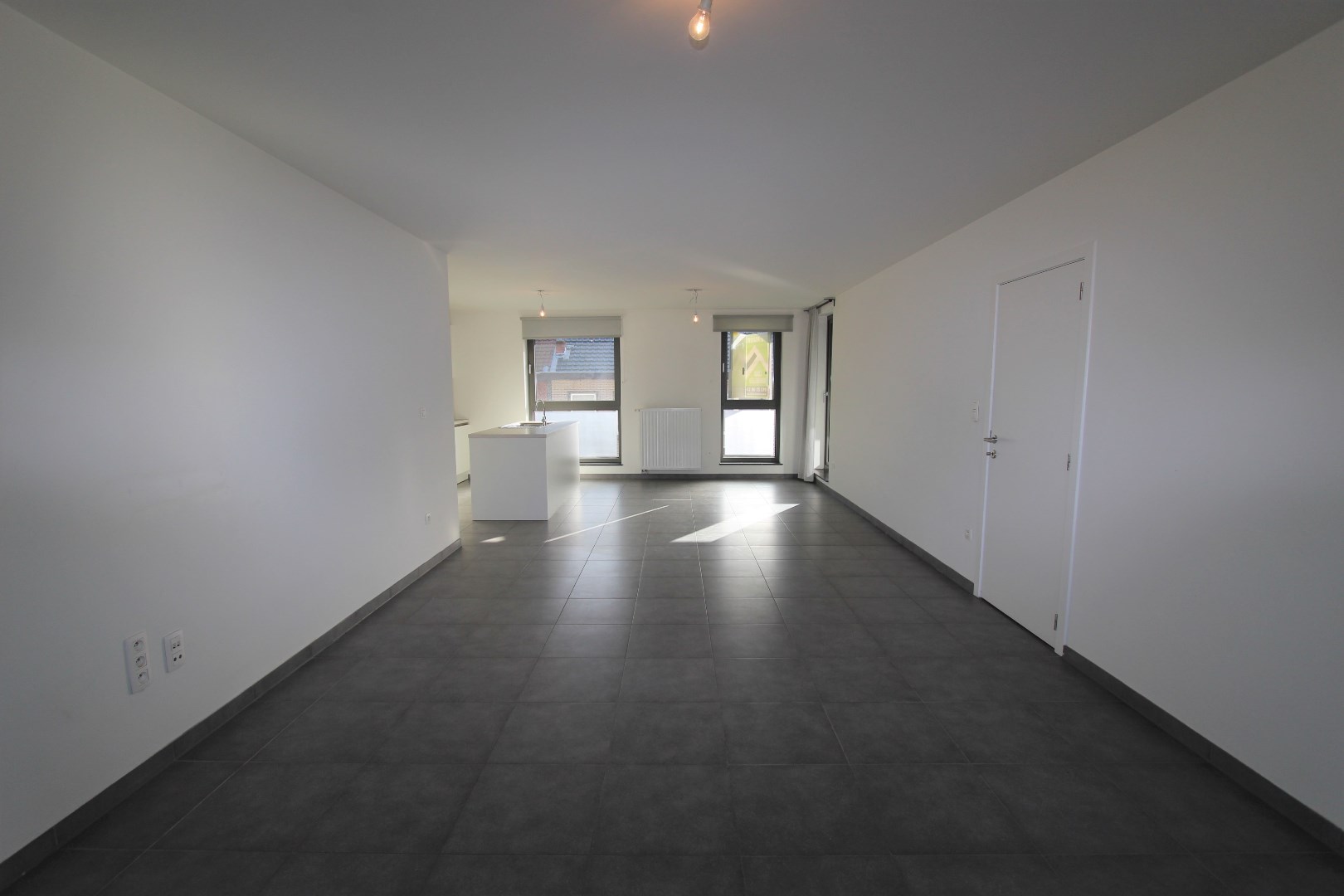 MODERN APPARTEMENT MET 2 TERRASSEN EN GARAGE 