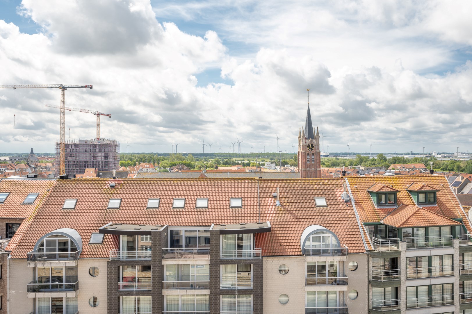 Ruim en zongericht appartement met 4 slaapkamers 