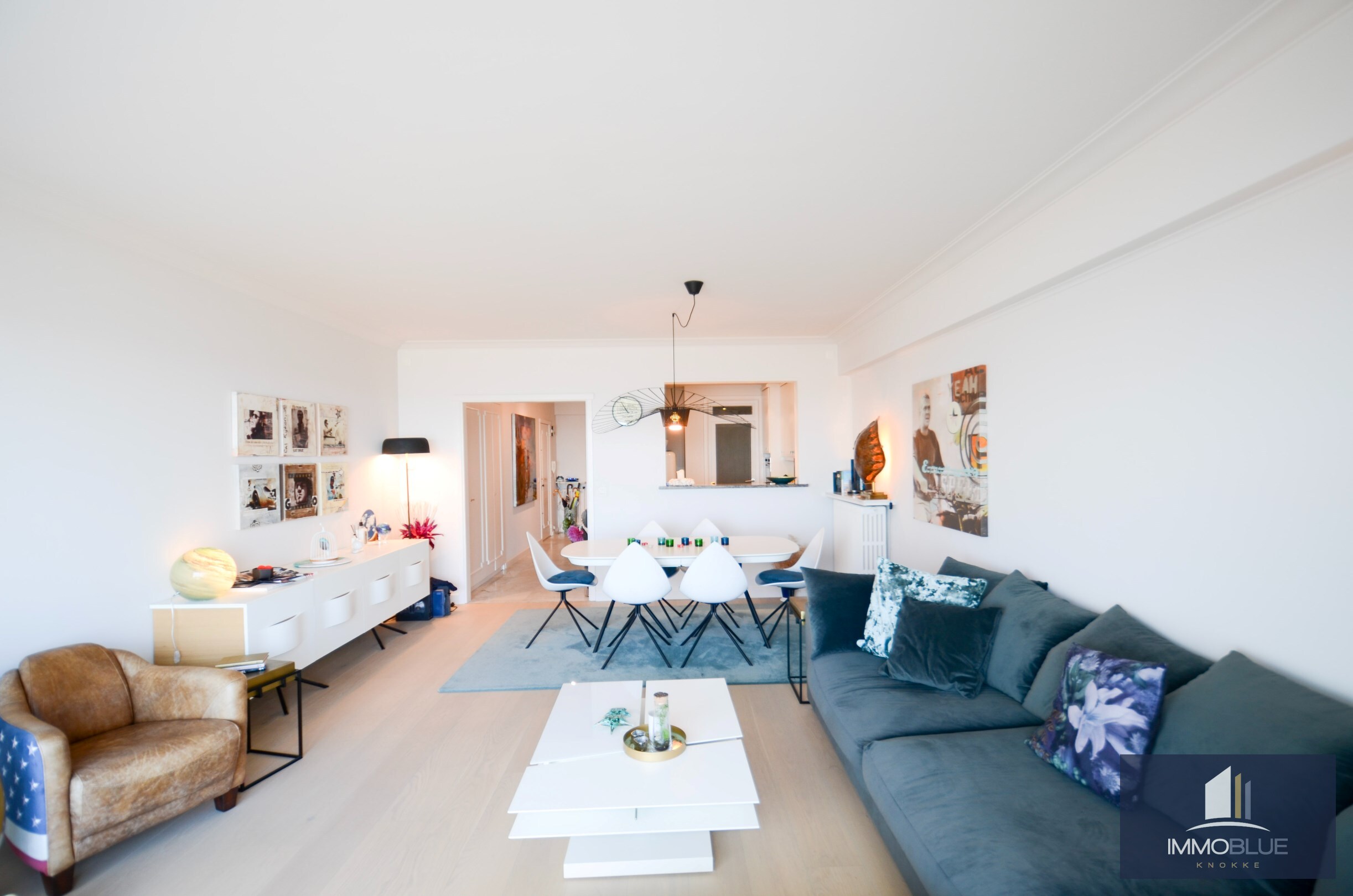 Appartement met frontaal zeezicht gelegen in een prestigieuze residentie in het Zoute. 