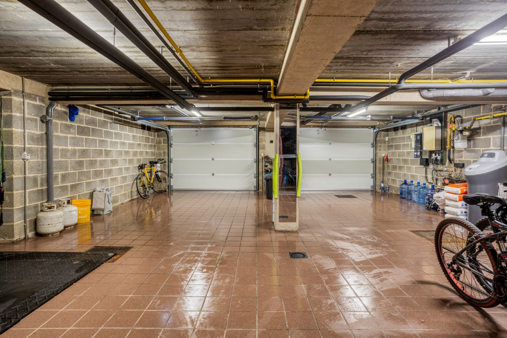 Rustig gelegen open bebouwing met 5 slaapkamers, 3 badkamers, dubbele garage en zonnige tuin in Tervuren – EPC 201 kWh/m&#178; – bewoonbare oppervlakte 339 m&#178; 