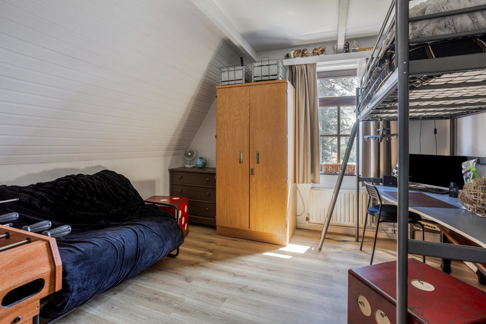 Rustig gelegen open bebouwing met 5 slaapkamers, 3 badkamers, dubbele garage en zonnige tuin in Tervuren – EPC 201 kWh/m&#178; – bewoonbare oppervlakte 339 m&#178; 