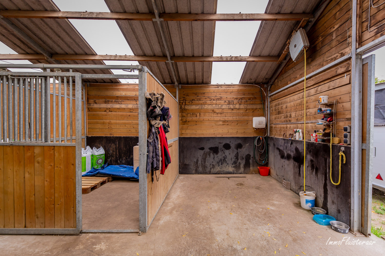 Woning met paardenaccommodatie en weiland op ca. 1ha te Kampenhout (Vlaams-Brabant) 