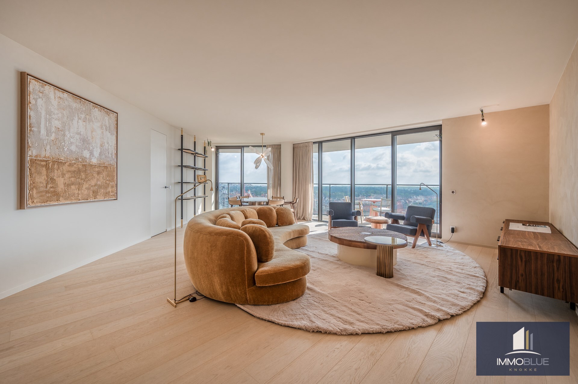 Luxueus appartement met zeer ruim terras gelegen in de exclusieve residentie The Tower. 