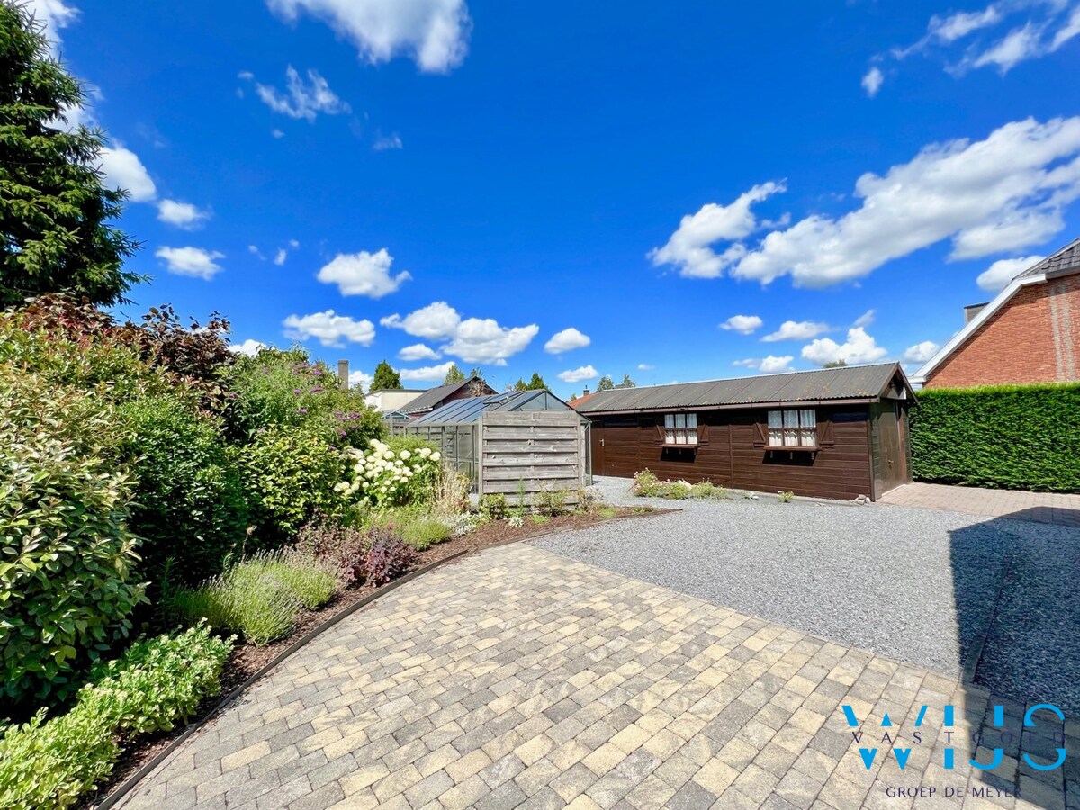 Enorm goed gelegen bungalow op 668 m&#178; te Ertvelde ! 